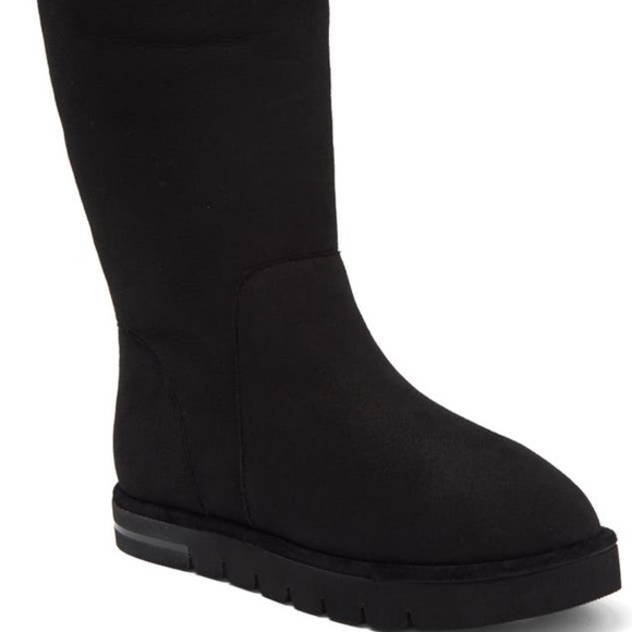 Authentic STUART WEITZMAN SOFT Genuine Shearling 10"H cozy boots - Picture 15 of 15